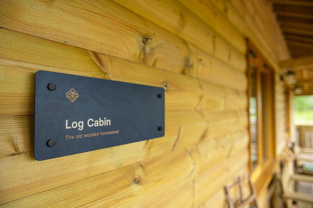 Luxury Log Cabin With A Hot Tub Stone  Exteriör bild