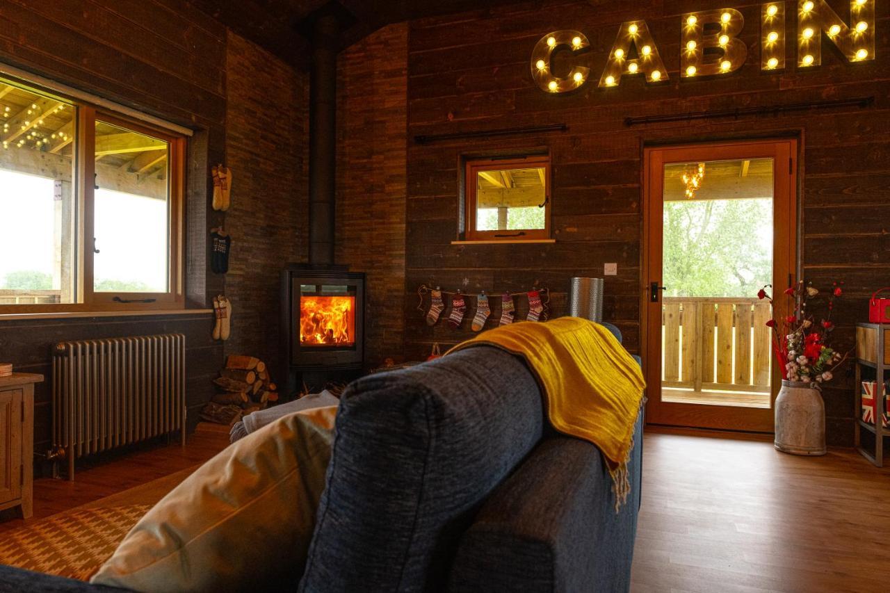 Luxury Log Cabin With A Hot Tub Stone  Exteriör bild