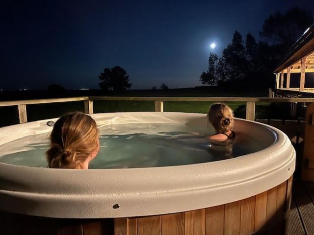 Luxury Log Cabin With A Hot Tub Stone  Exteriör bild